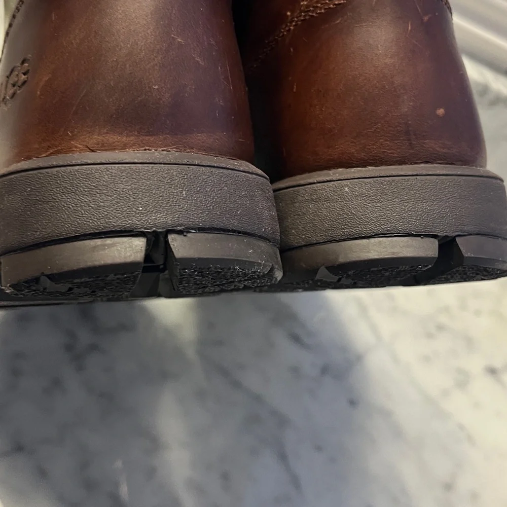 UGG chestnut leather